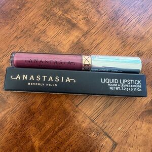 Anastasia Beverly Hills Liquid Lipstick in shade “Trust Issues” 💄